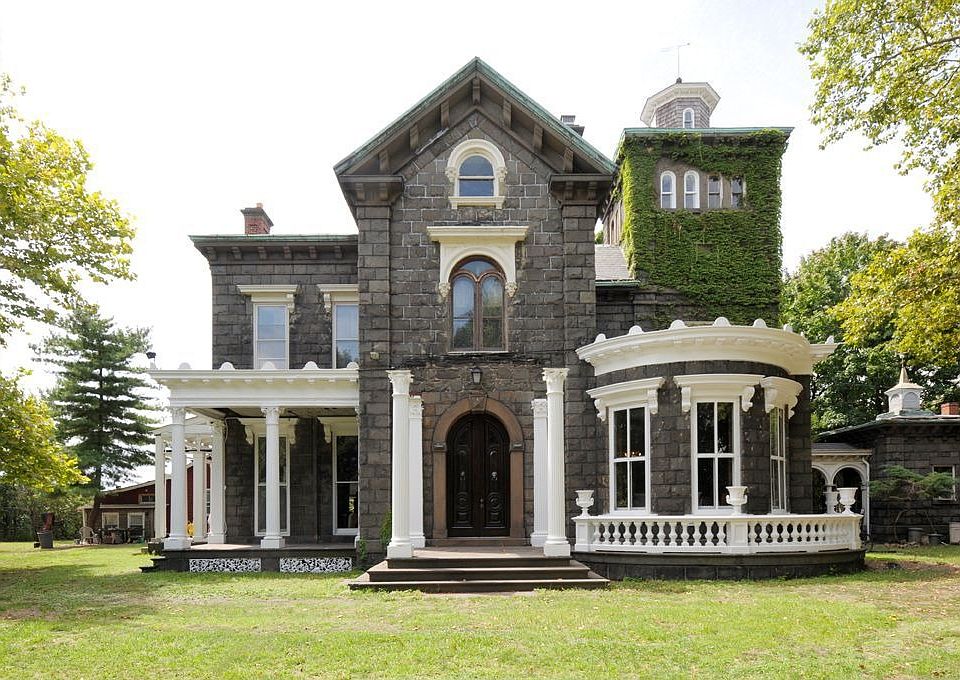 1st image of 1833 41st St