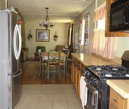 4th image of 8133 Hickory Ln