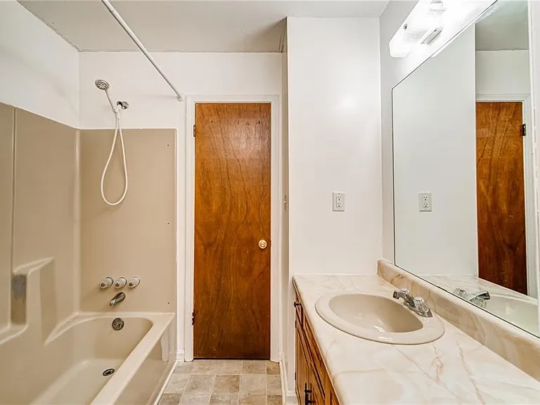 4355 E Paulding Dr #B — Photo 25