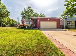 369 Big Bend Cir, Barberton, OH 44203