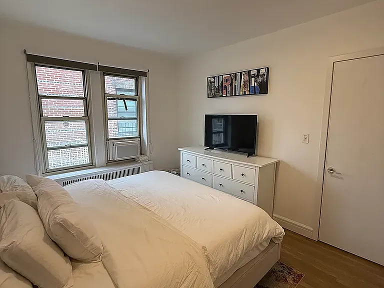 210 W 19th St #6G — Photo 9
