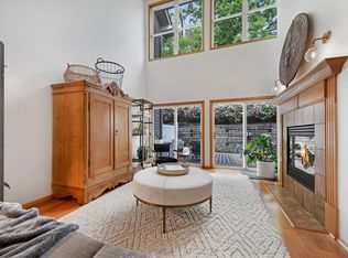 10014 Cove Dr, Minnetonka, MN 55305