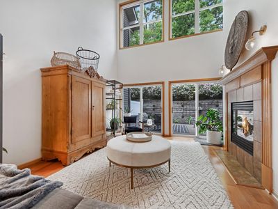 10014 Cove Dr, Minnetonka, MN, 55305