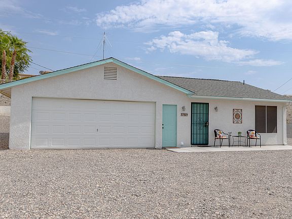 3rd image of 3702 Yucca Dr