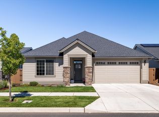 3755 NE Oakside Loop, Bend, OR 97701