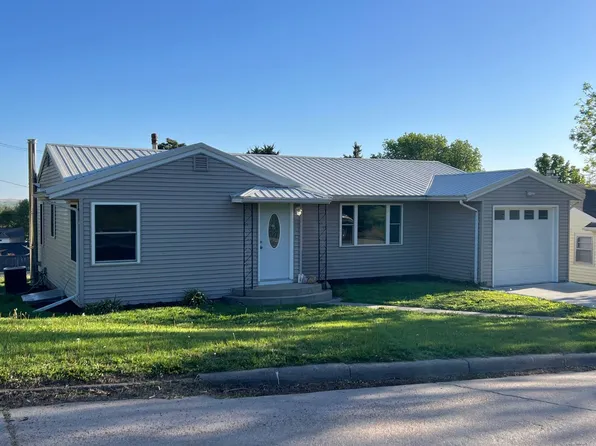 2020 O St, Ord, NE 68862