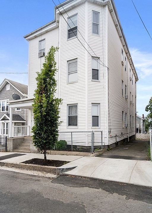 2nd image of 86 Orange St