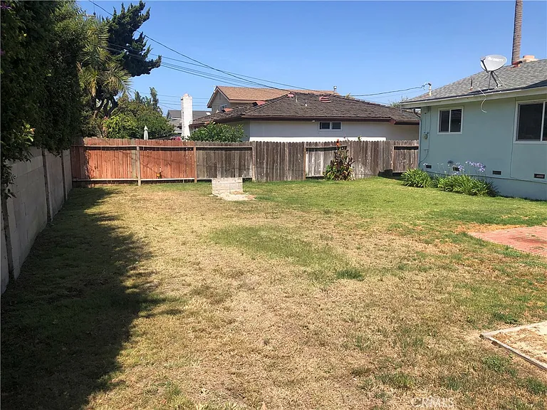 9352 Mokihana Dr — Photo 28