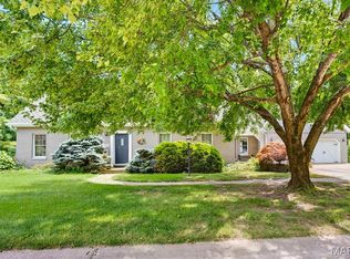 12 Forest Hill Ln, Edwardsville, IL 62025