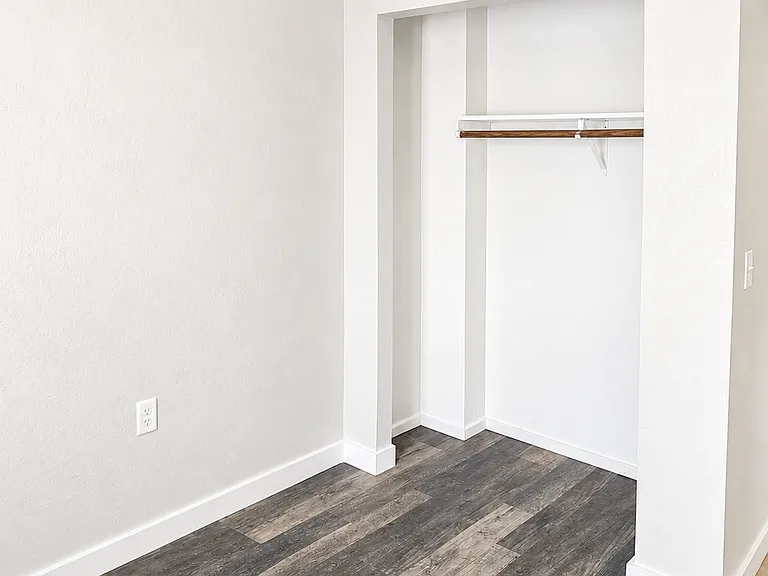 Lake Ripley Apartments — Photo 17