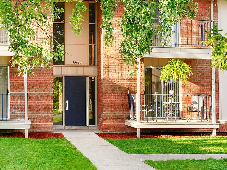 Bridgewood Apartments — Photo 25