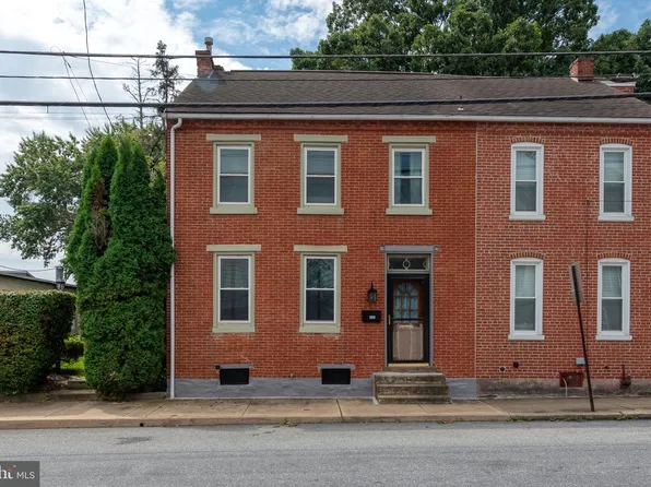 112 W Donegal St, Mount Joy, PA 17552