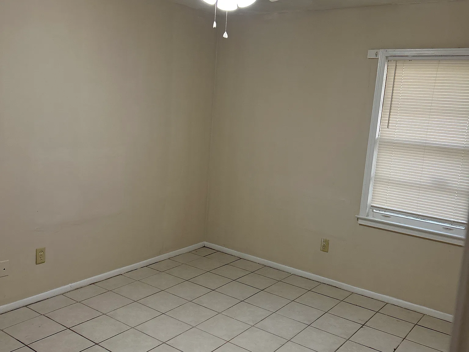 3 bed, 945 sqft, $825 — Photo 4