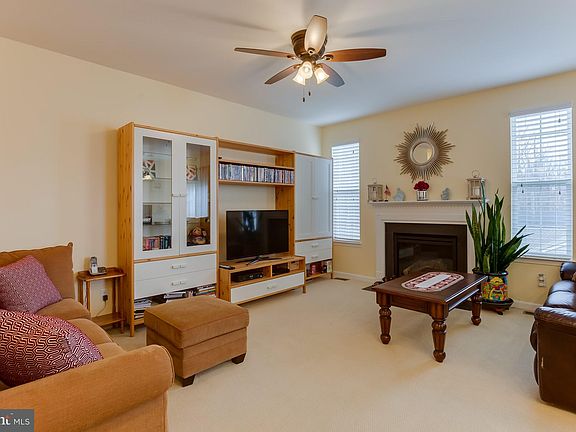 4th image of 4 Dabney Ct