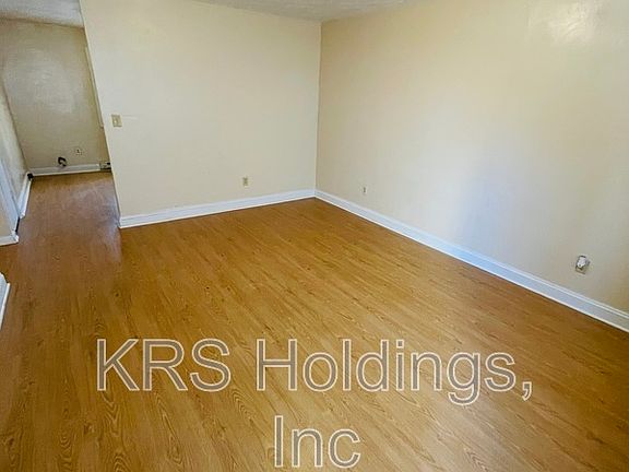 2nd image of 1406 W 27th St #B