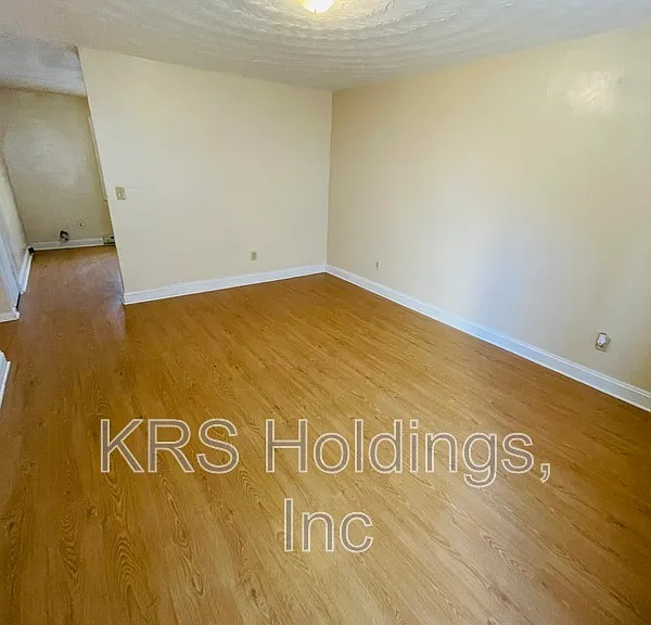 1406 W 27th St #B — Photo 2