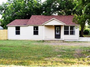 608 E Whitson St, Moody, TX 76557
