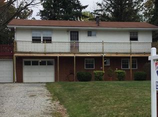 2375 Hookstown Grade Rd, Clinton, PA 15026