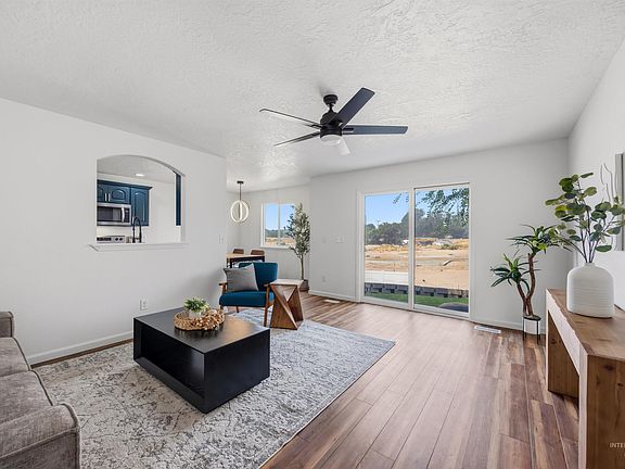 3rd image of 5 S Sugar Loop Ln