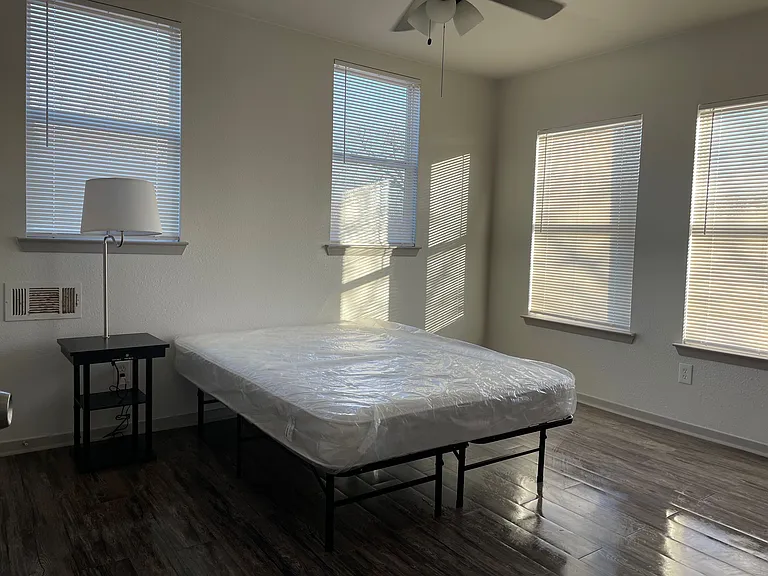 2722 Travis Ave — Photo 19