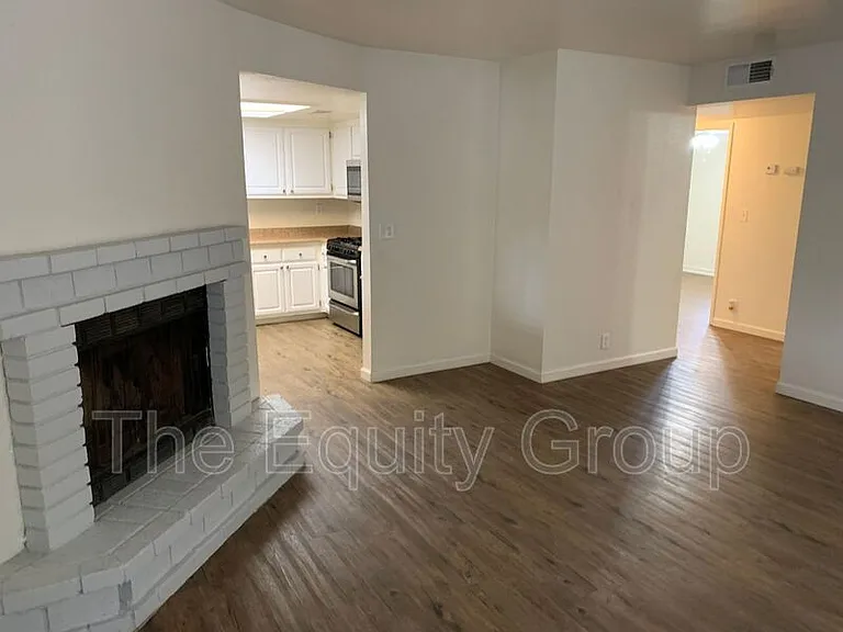 3912 W Meadow Ave — Photo 8