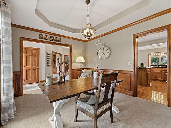 5th image of 2643 Sandhurst Dr