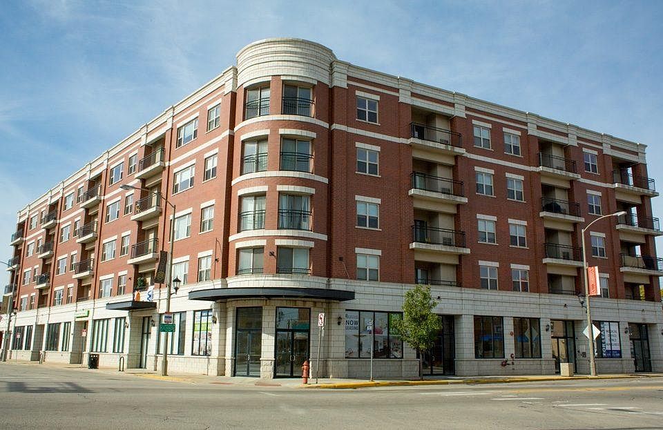 1st image of 3200 Oak Park Ave Unit 409