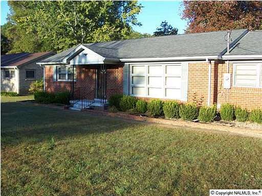 1st image of 4217 Lakeview Dr NW