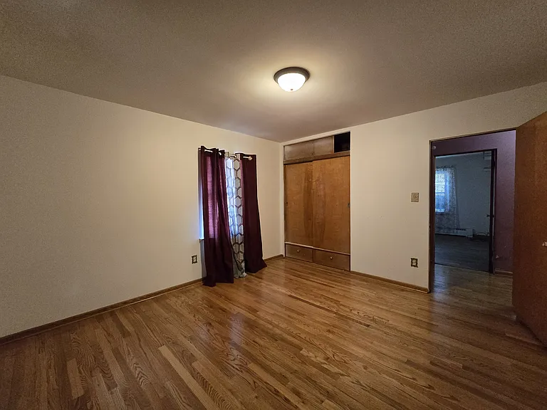 535 E 43rd Ave — Photo 32