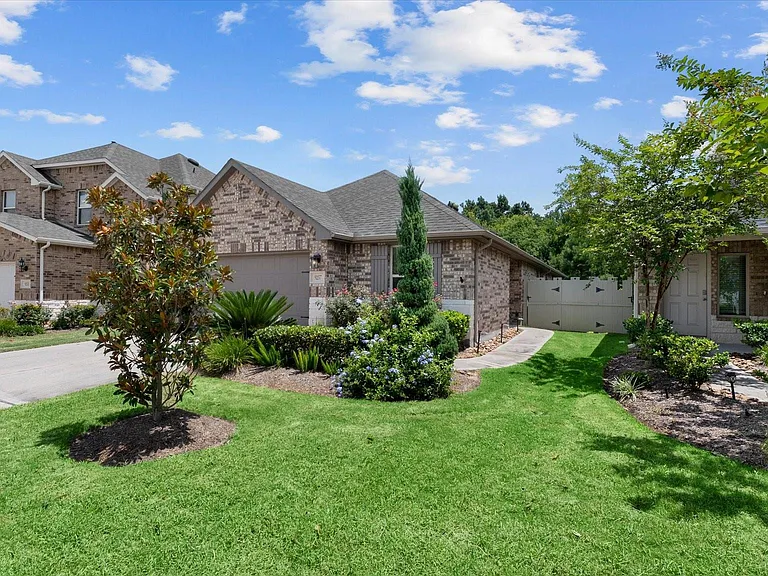 9257 Inland Leather Ln — Photo 2