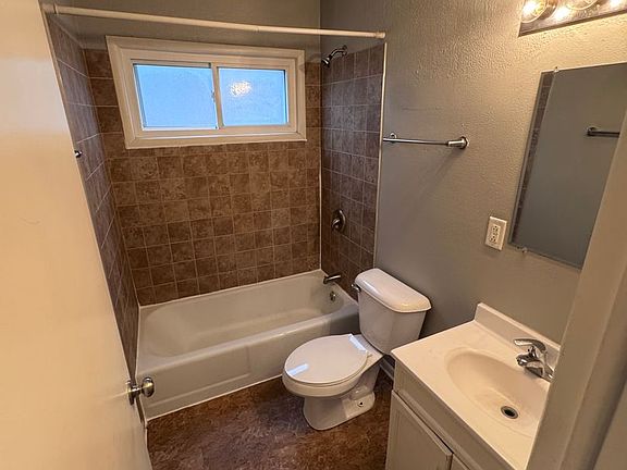 3rd image of 509 3 Mile Rd APT 2