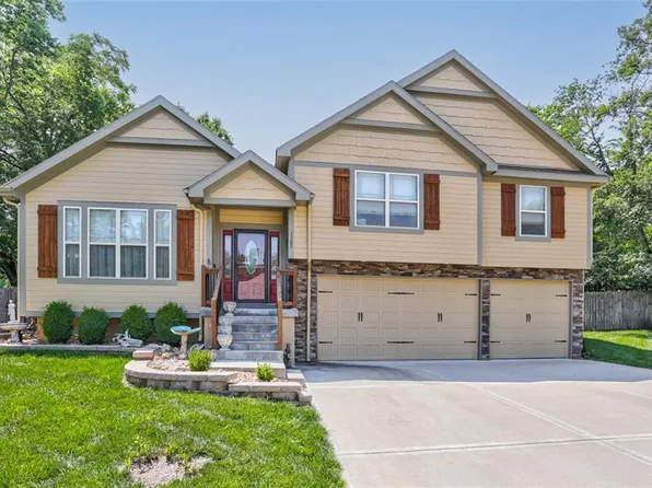 1503 Buckeye Ln, Pleasant Hill, MO 64080