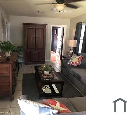 55 Thompson Blvd — Photo 4