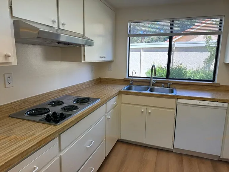 1446 Candelero Dr — Photo 6