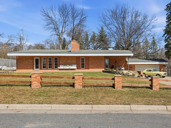 130 Fairlawn Ave E, Winsted, MN 55395