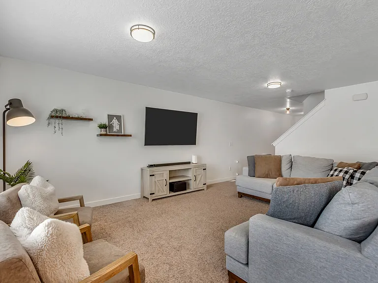 427 S Sunland Way — Photo 8