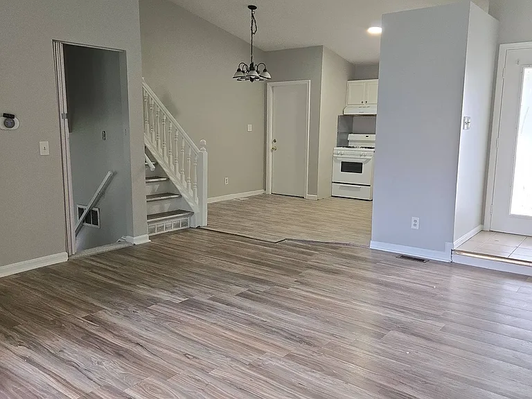 11042 Amburg Ct — Photo 6
