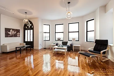 Rented by aptsandlofts.com