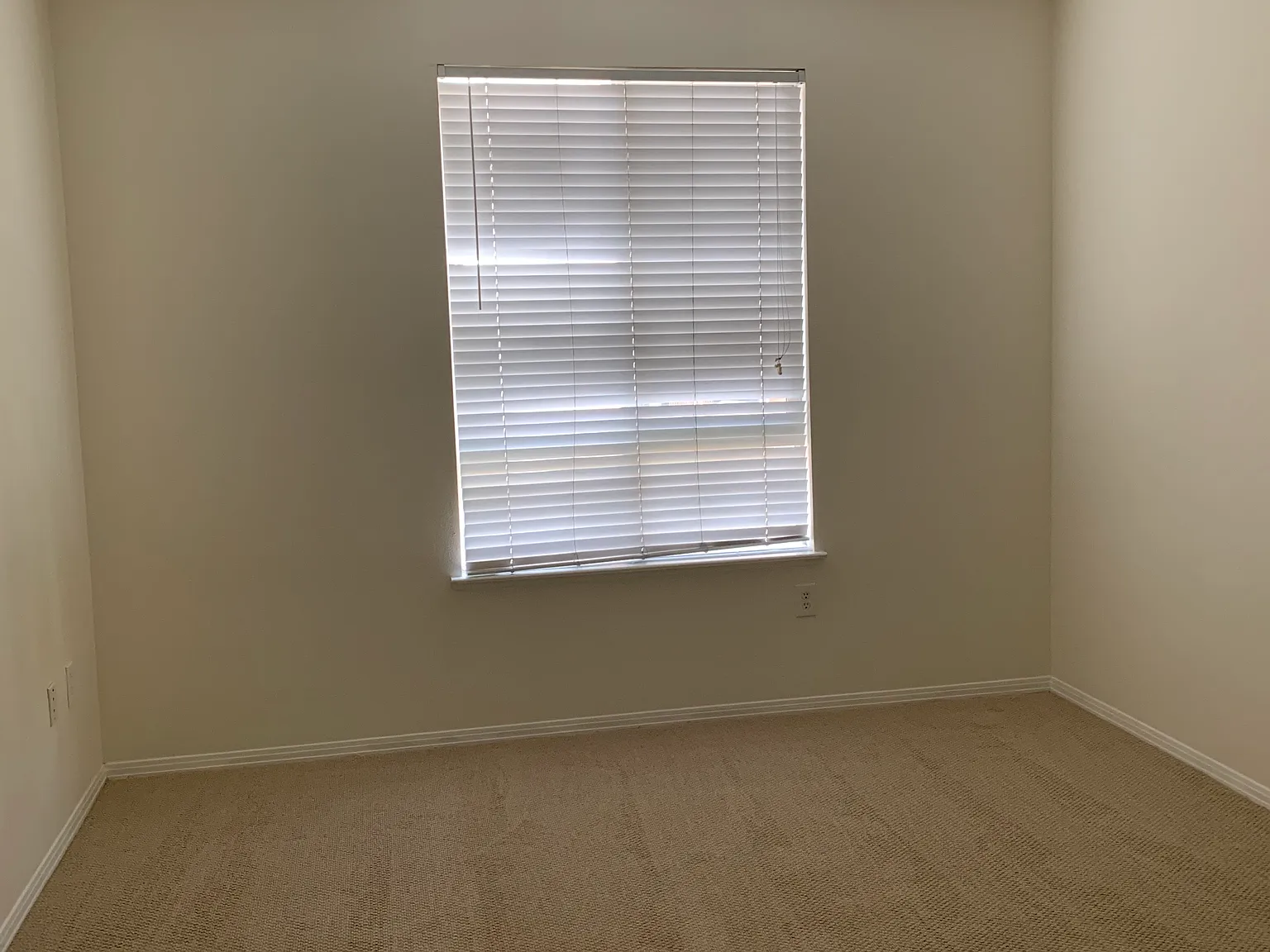 2 bed, 1042 sqft, $3,100 — Photo 4