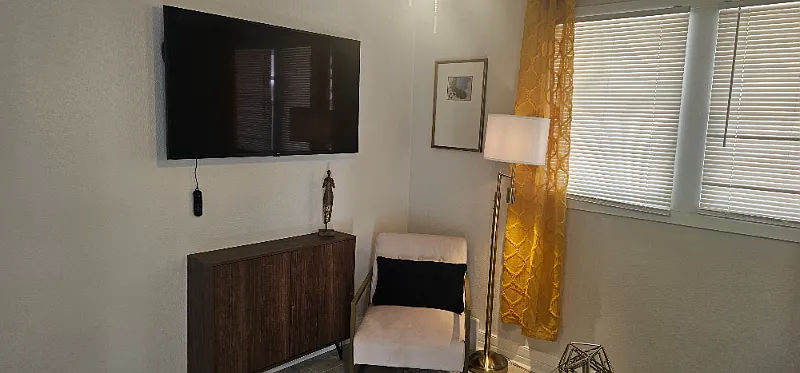 2 bed, 1.5 bath, $1,800 — Photo 3