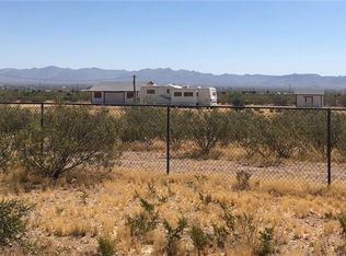 1386 S Estrella Rd, Golden Valley, AZ 86413