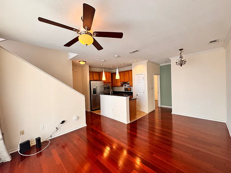 2116 Grove Park Ln — Photo 13