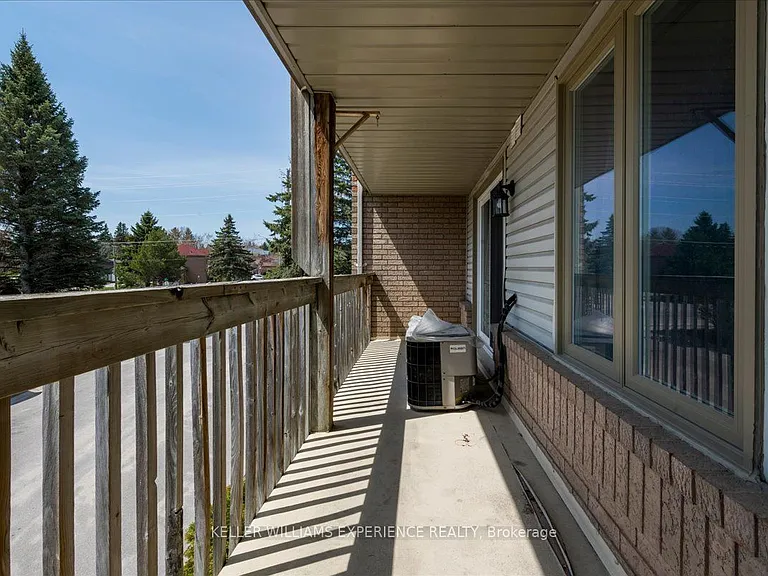 492 Laclie St #204 — Photo 12