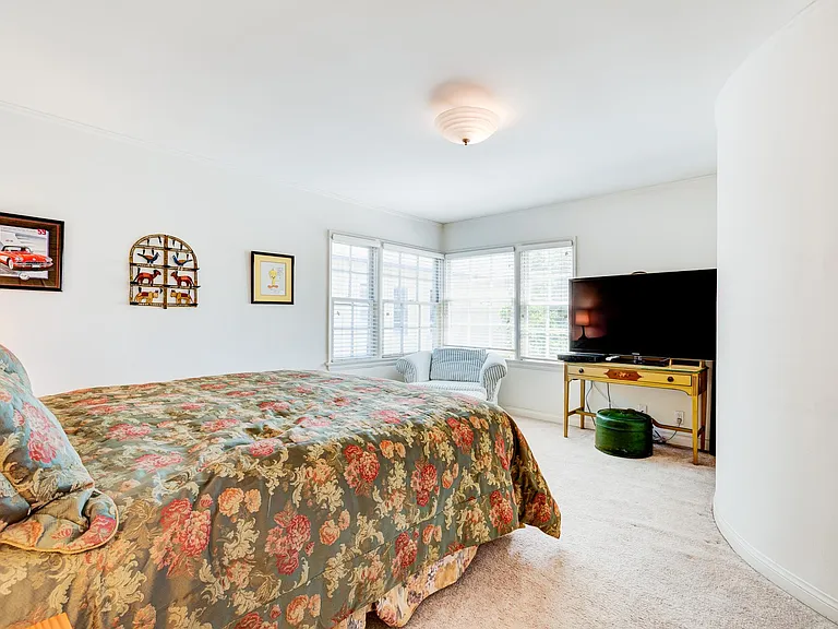 1254 Devon Ave — Photo 15