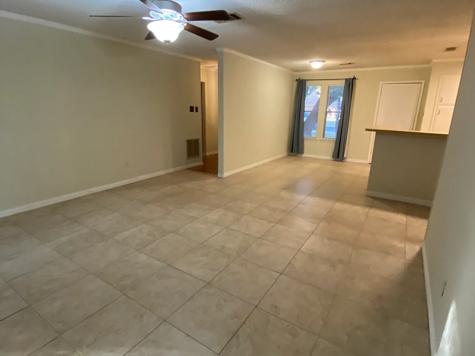 4 bed, 1650 sqft, $2,300 — Photo 4