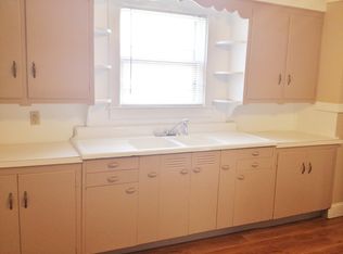 200 High St APT 1, Taunton, MA 02780