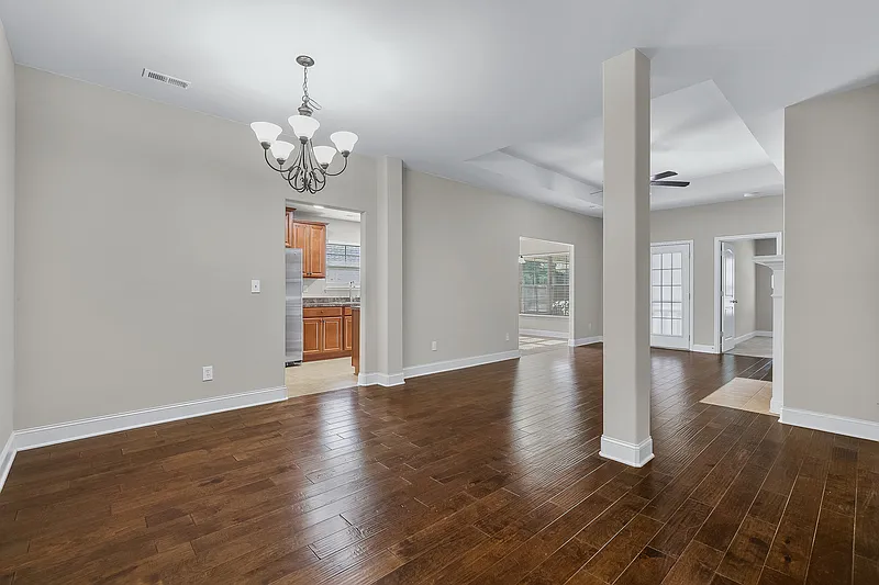 3 bed, 2.0 bath, 1484 sqft, $1,800 — Photo 4