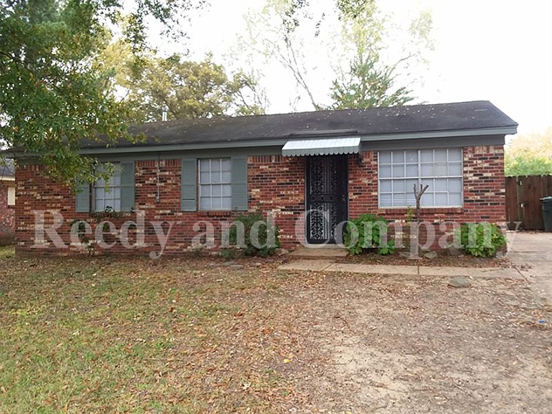 1st image of 3738 Royal Wood Dr