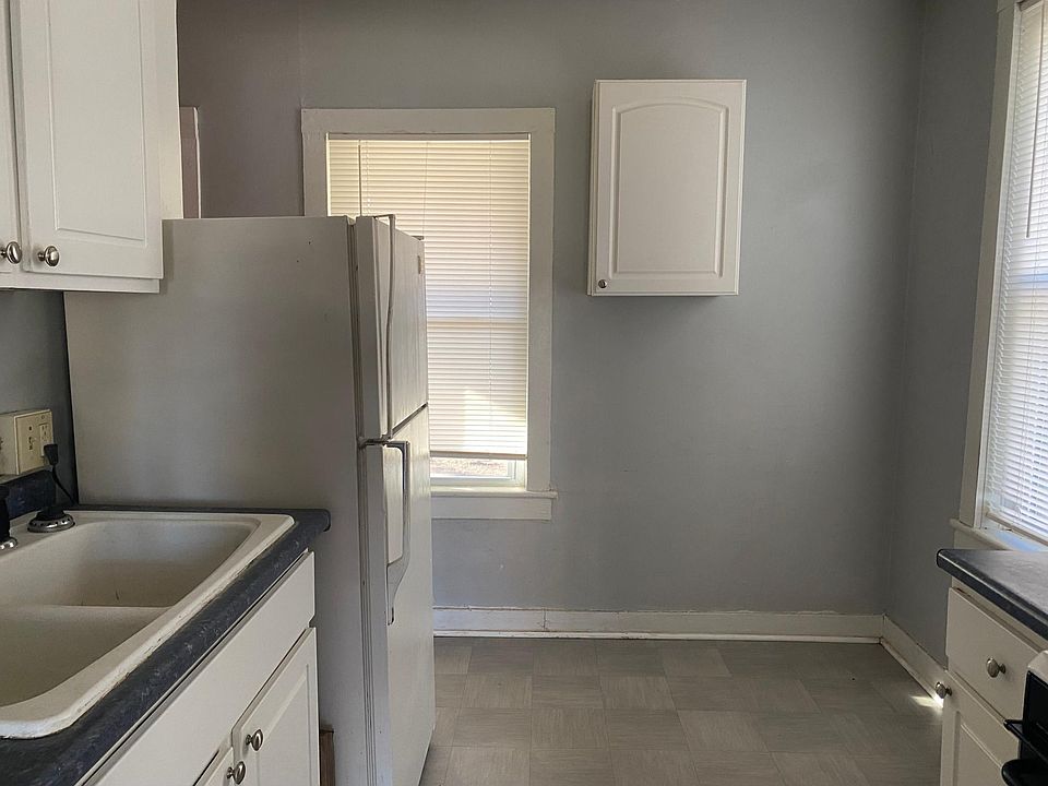2nd image of 48 4th Ave #3