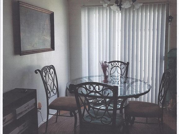 4th image of 119 W Bennett Ave #121